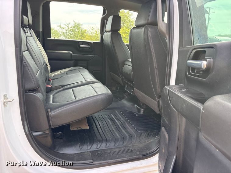 image for item FN3771 2021 GMC Sierra 3500 Crew Cab flatbed pickup truck