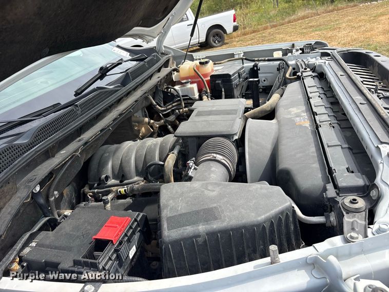 image for item FN3771 2021 GMC Sierra 3500 Crew Cab flatbed pickup truck