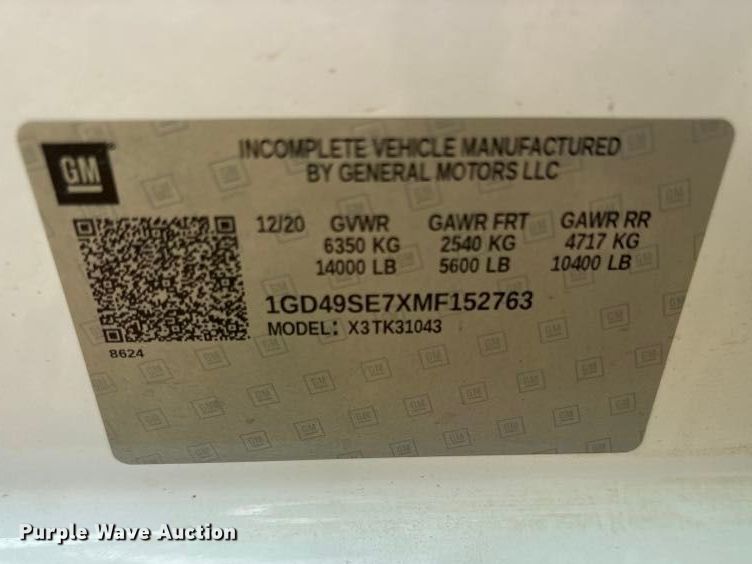 image for item FN3771 2021 GMC Sierra 3500 Crew Cab flatbed pickup truck