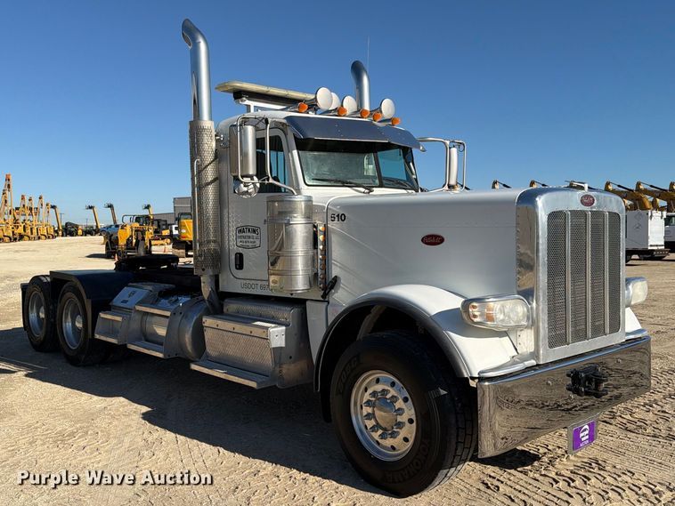 image for item FN3772 2015 Peterbilt 389 tandem axle heavy haul truck tractor