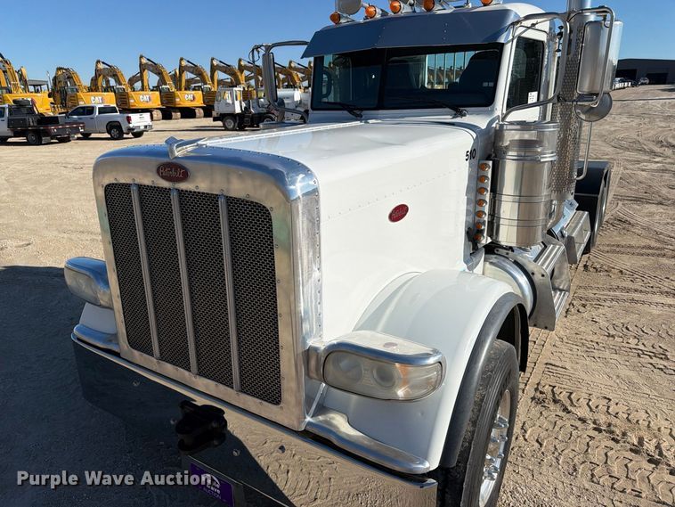 image for item FN3772 2015 Peterbilt 389 tandem axle heavy haul truck tractor