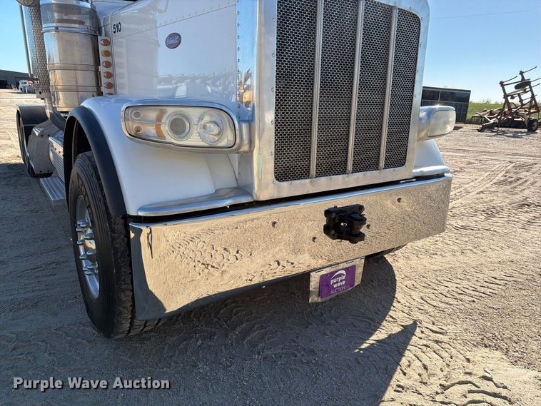 image for item FN3772 2015 Peterbilt 389 tandem axle heavy haul truck tractor