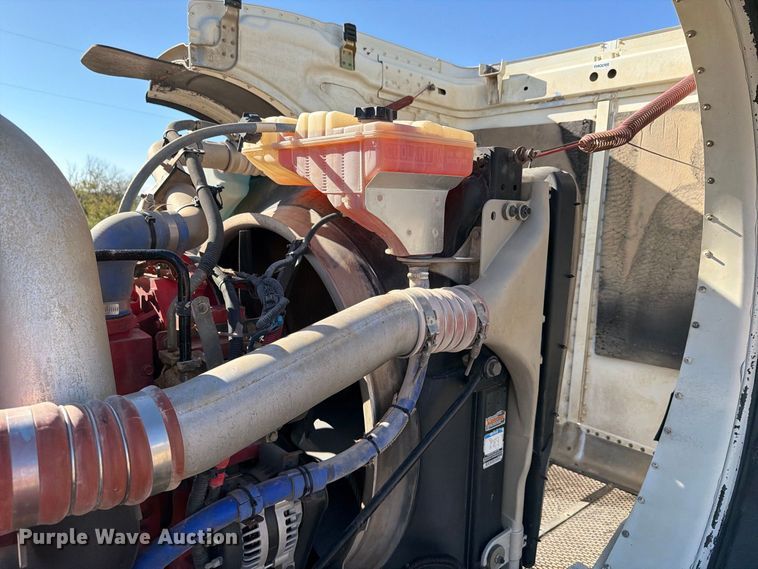 image for item FN3772 2015 Peterbilt 389 tandem axle heavy haul truck tractor