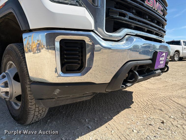 image for item FN3781 2021 GMC Sierra 3500HD 4X4 Crew Cab flatbed pickup truck