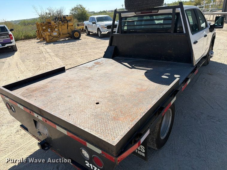 image for item FN3781 2021 GMC Sierra 3500HD 4X4 Crew Cab flatbed pickup truck
