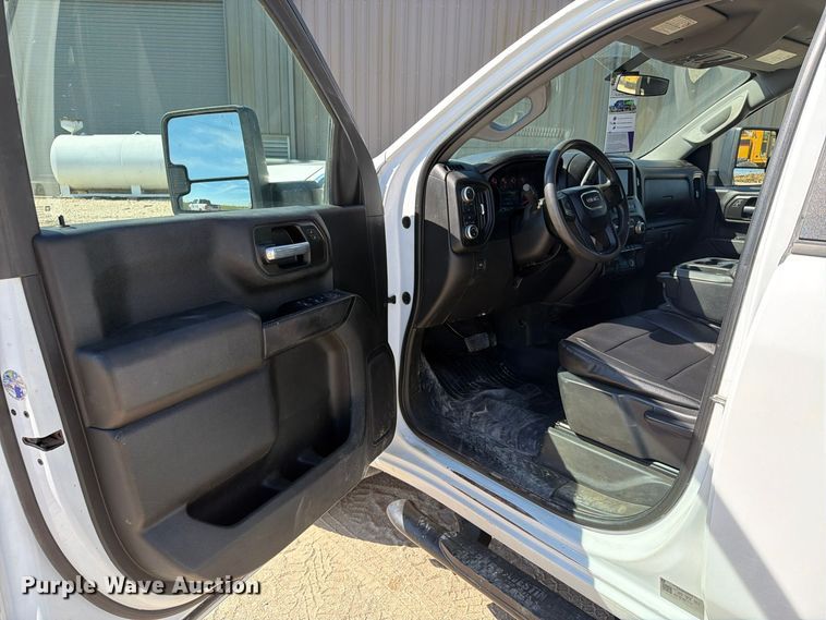image for item FN3781 2021 GMC Sierra 3500HD 4X4 Crew Cab flatbed pickup truck