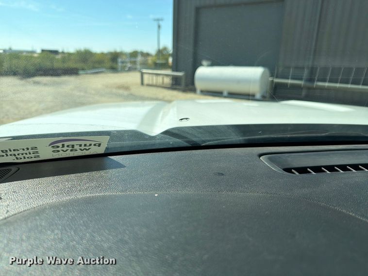 image for item FN3781 2021 GMC Sierra 3500HD 4X4 Crew Cab flatbed pickup truck