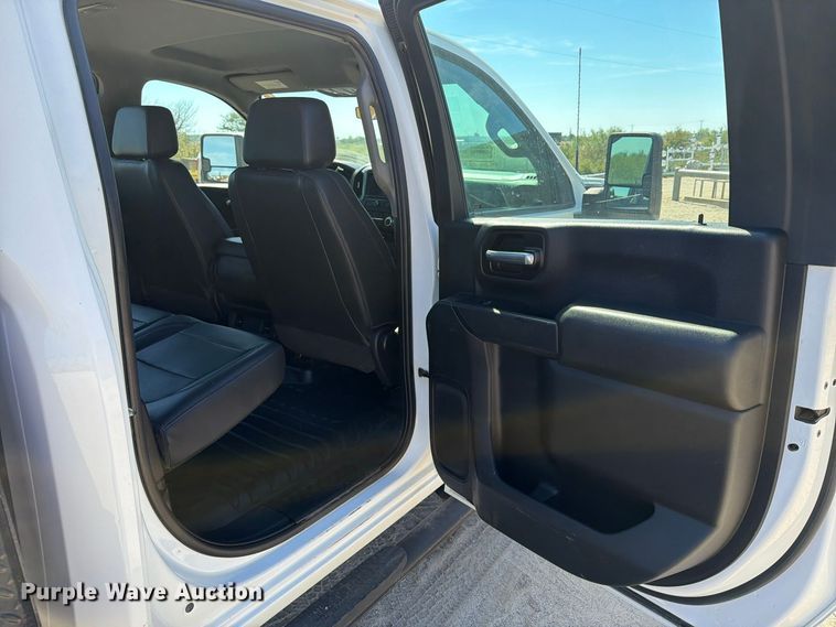 image for item FN3781 2021 GMC Sierra 3500HD 4X4 Crew Cab flatbed pickup truck