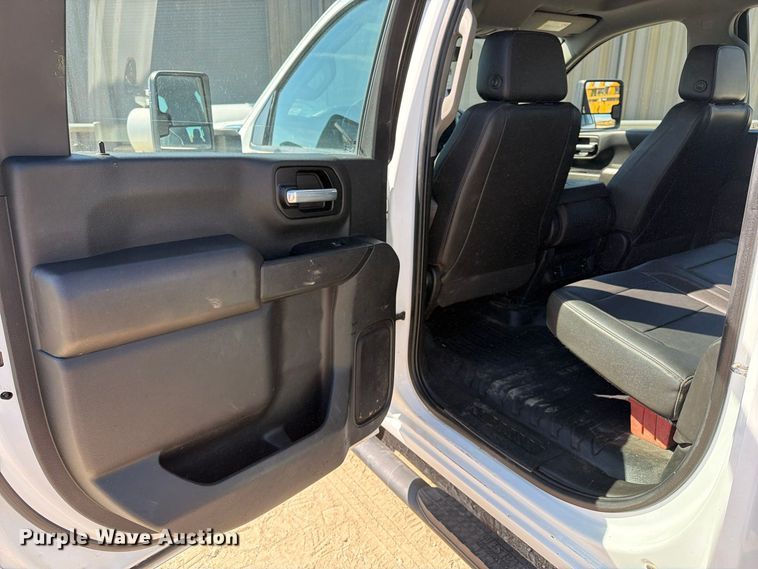 image for item FN3781 2021 GMC Sierra 3500HD 4X4 Crew Cab flatbed pickup truck