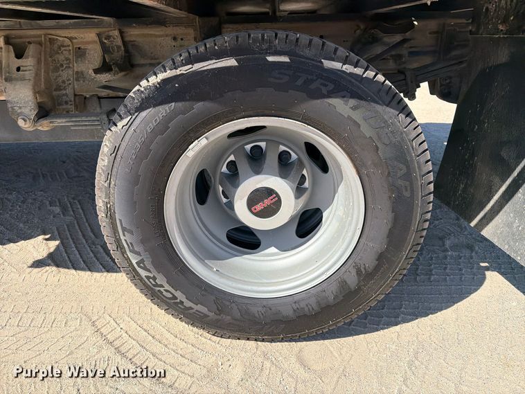 image for item FN3781 2021 GMC Sierra 3500HD 4X4 Crew Cab flatbed pickup truck