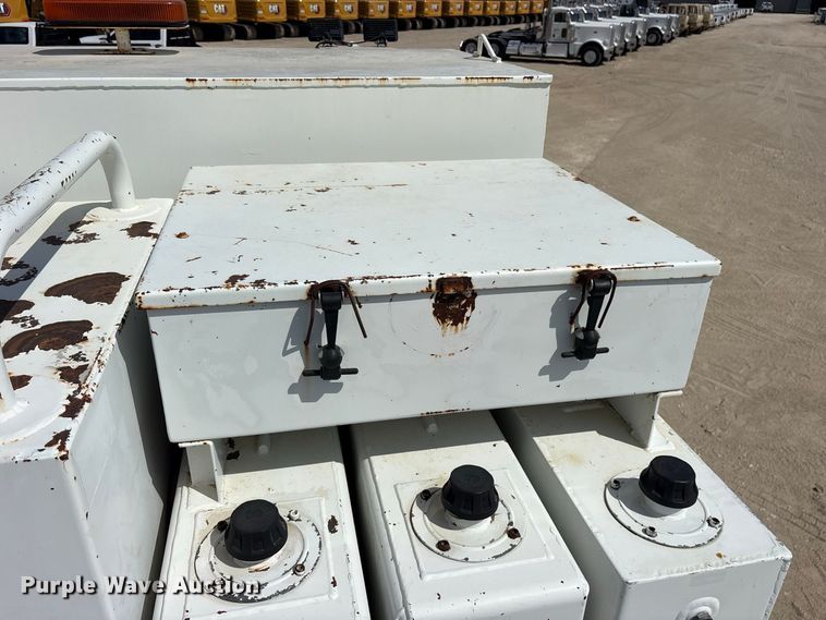 image for item FN3784 2012 Peterbilt 337 fuel / lube truck