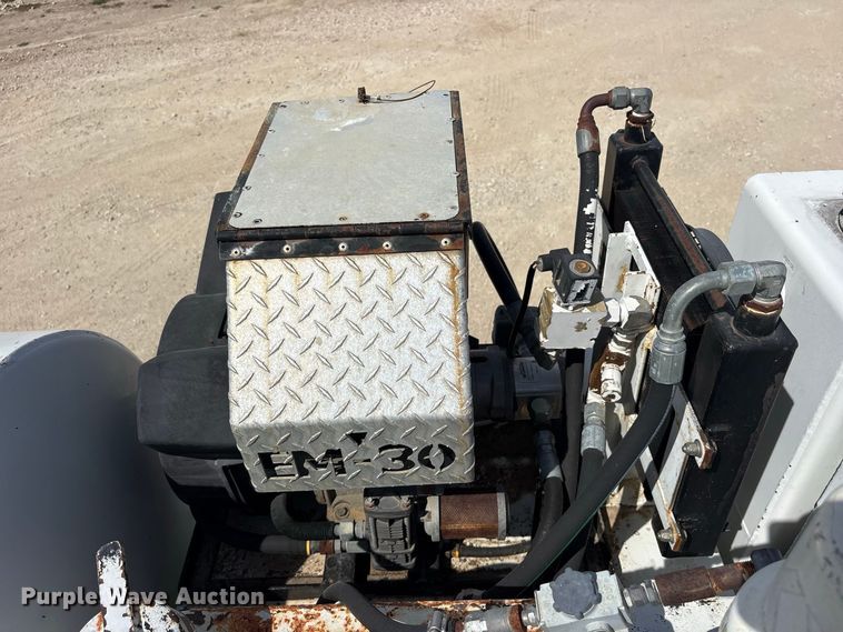 image for item FN3784 2012 Peterbilt 337 fuel / lube truck