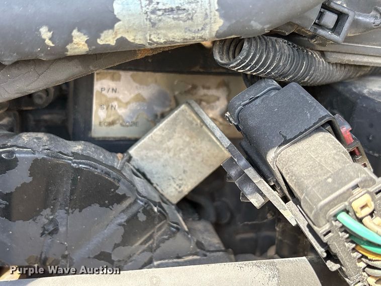 image for item FN3784 2012 Peterbilt 337 fuel / lube truck