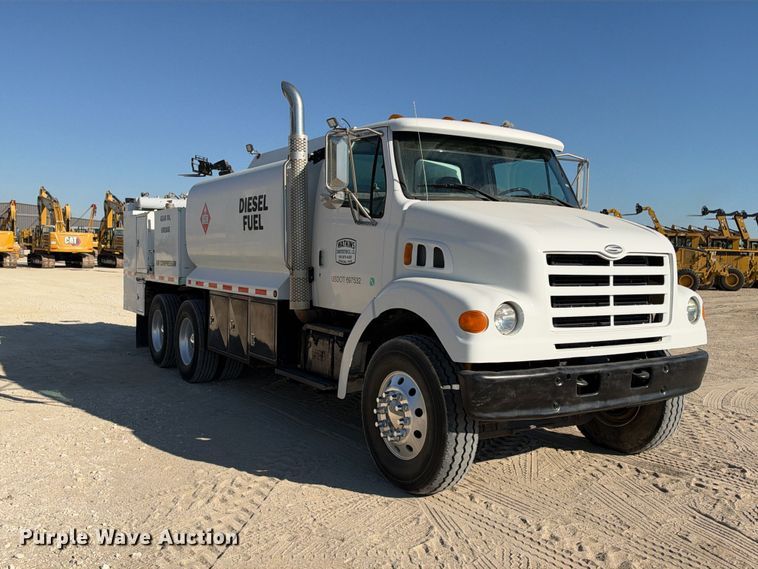 1999 Sterling L7500