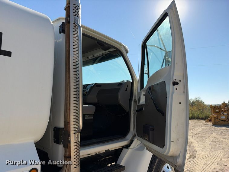 1999 Sterling L7500