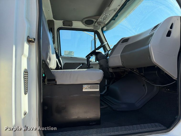 1999 Sterling L7500