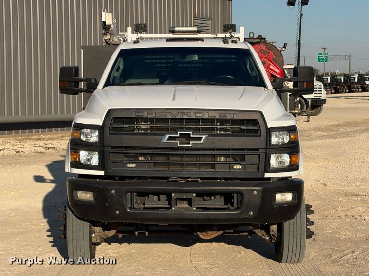image for item FN3787 2019 Chevrolet Silverado 4500HD 4X4 mechanics truck