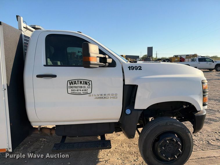 image for item FN3787 2019 Chevrolet Silverado 4500HD 4X4 mechanics truck