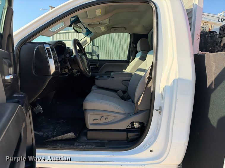 image for item FN3787 2019 Chevrolet Silverado 4500HD 4X4 mechanics truck