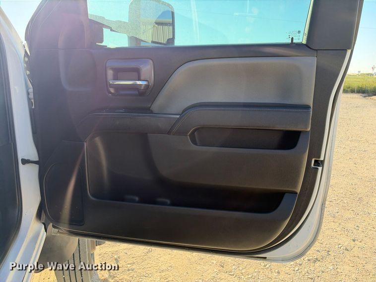 image for item FN3787 2019 Chevrolet Silverado 4500HD 4X4 mechanics truck
