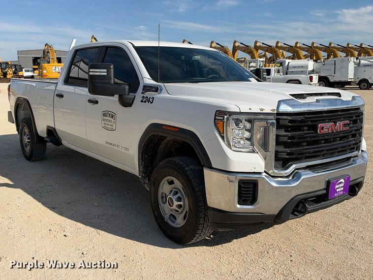 image for item FN3791 2022 GMC Sierra 2500 4X4 Crew Cab pickup truck