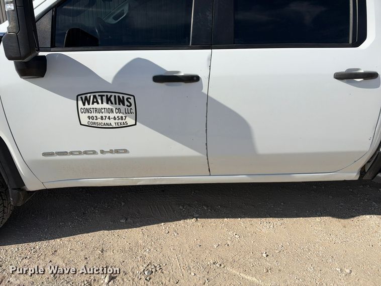 image for item FN3791 2022 GMC Sierra 2500 4X4 Crew Cab pickup truck