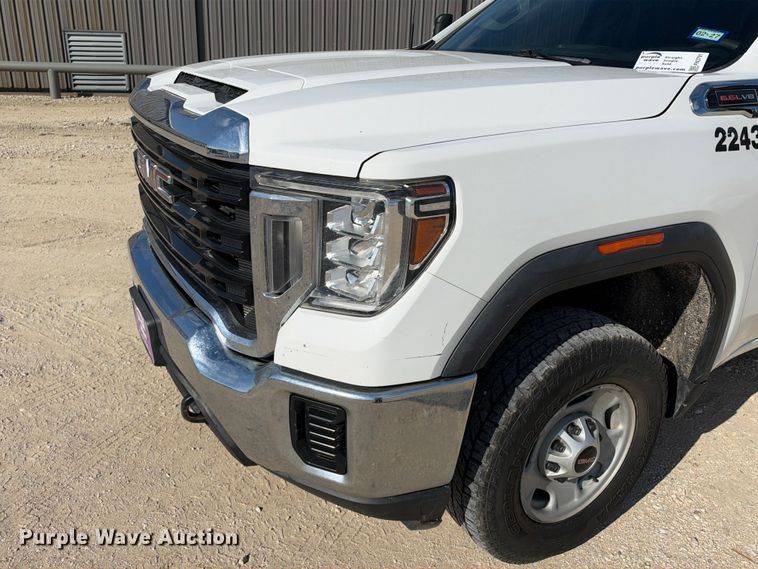 image for item FN3791 2022 GMC Sierra 2500 4X4 Crew Cab pickup truck