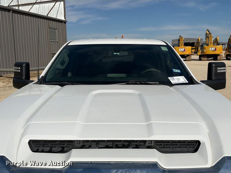 image for item FN3791 2022 GMC Sierra 2500 4X4 Crew Cab pickup truck