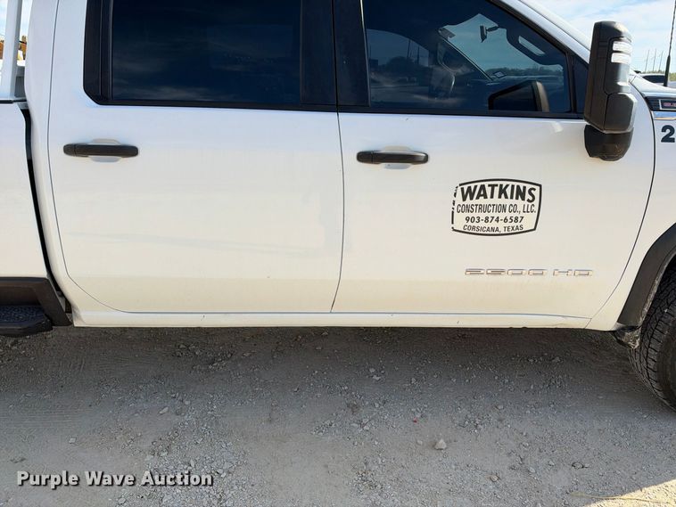 image for item FN3791 2022 GMC Sierra 2500 4X4 Crew Cab pickup truck