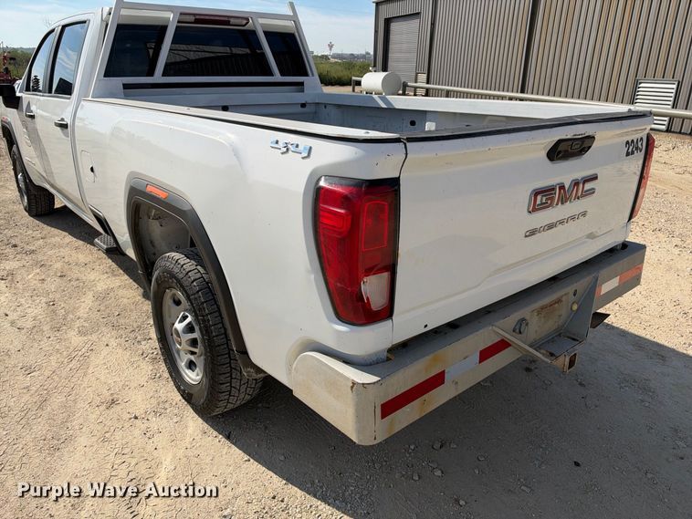image for item FN3791 2022 GMC Sierra 2500 4X4 Crew Cab pickup truck