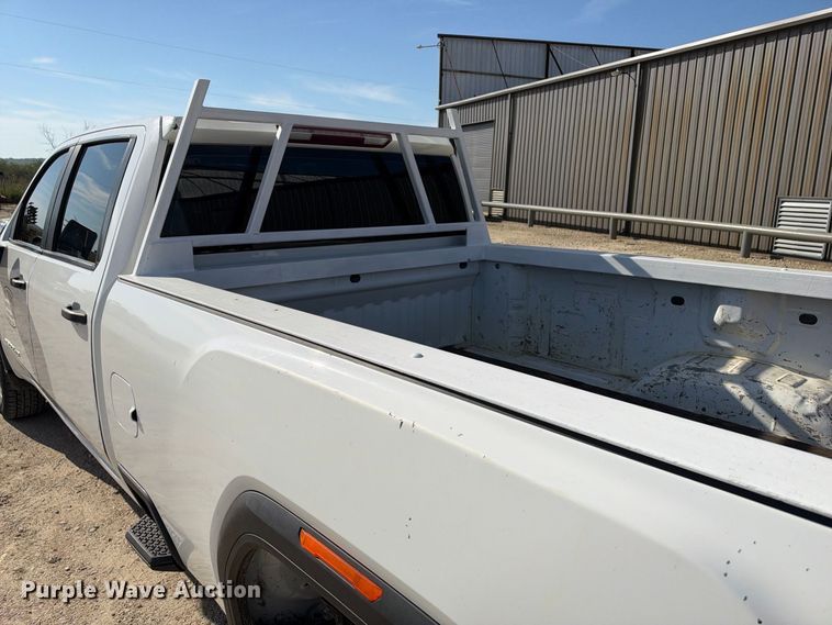 image for item FN3791 2022 GMC Sierra 2500 4X4 Crew Cab pickup truck