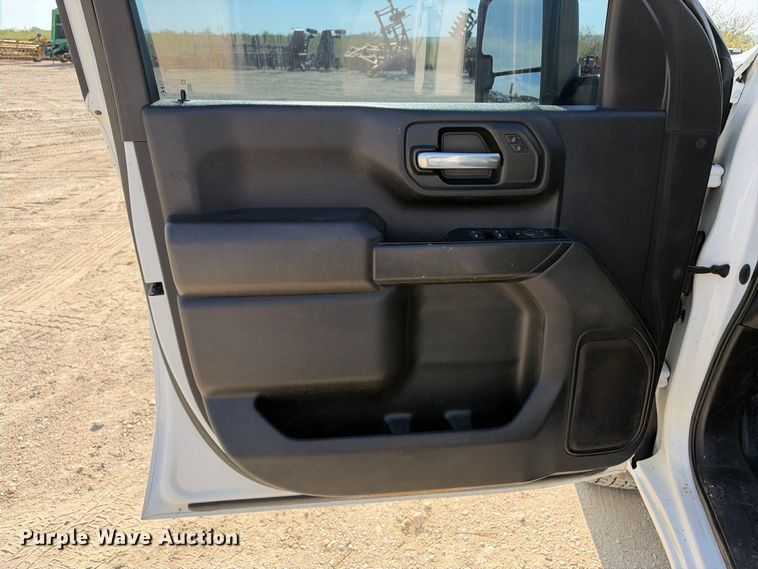 image for item FN3791 2022 GMC Sierra 2500 4X4 Crew Cab pickup truck