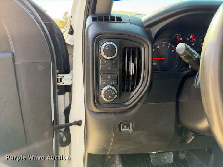 image for item FN3791 2022 GMC Sierra 2500 4X4 Crew Cab pickup truck