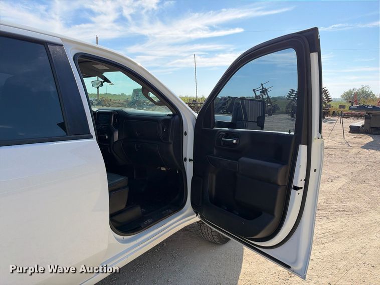 image for item FN3791 2022 GMC Sierra 2500 4X4 Crew Cab pickup truck