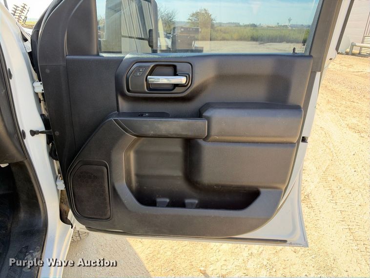 image for item FN3791 2022 GMC Sierra 2500 4X4 Crew Cab pickup truck