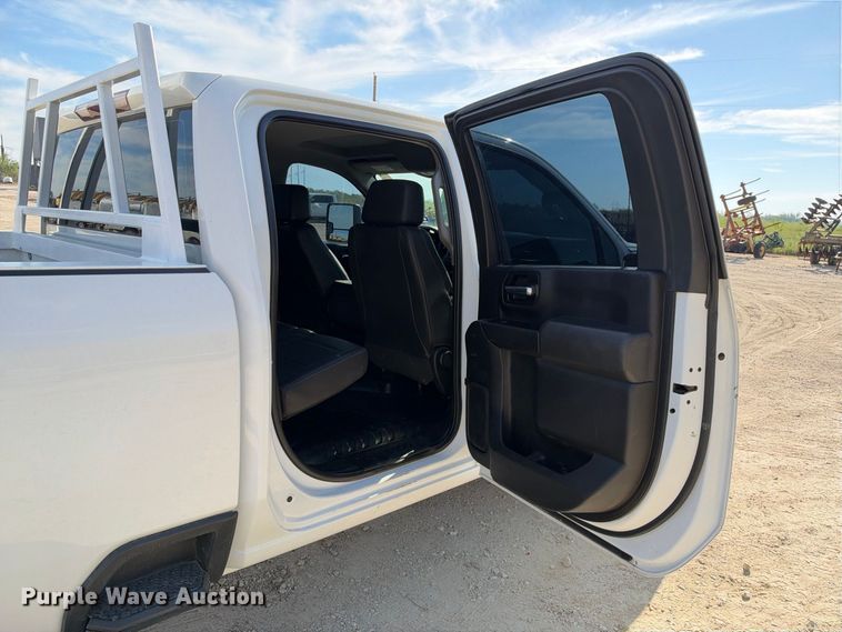image for item FN3791 2022 GMC Sierra 2500 4X4 Crew Cab pickup truck