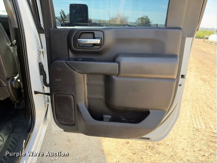 image for item FN3791 2022 GMC Sierra 2500 4X4 Crew Cab pickup truck