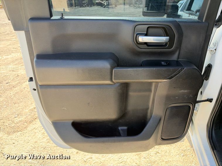 image for item FN3791 2022 GMC Sierra 2500 4X4 Crew Cab pickup truck