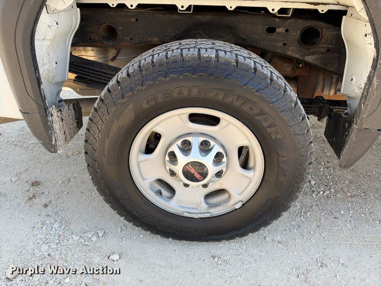 image for item FN3791 2022 GMC Sierra 2500 4X4 Crew Cab pickup truck