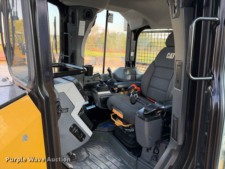 image for item FN3793 2024 Caterpillar D6 LGP VP dozer