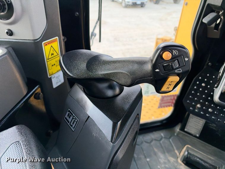 image for item FN3793 2024 Caterpillar D6 LGP VP dozer