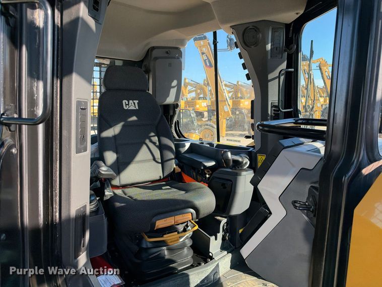 image for item FN3794 2024 Caterpillar D6 LGP VP dozer