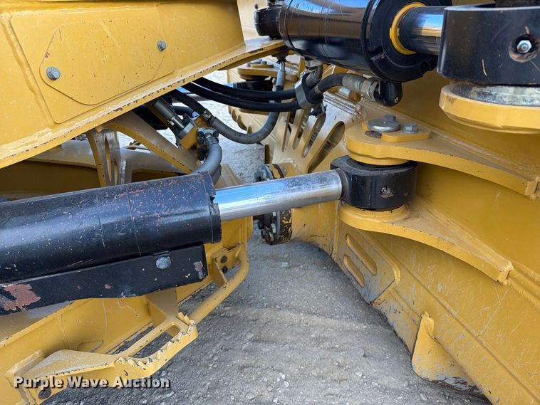 2024 Caterpillar D6 LGP VP