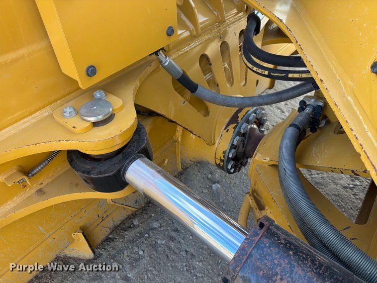 2024 Caterpillar D6 LGP VP