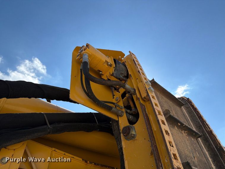 image for item FN3797 2014 Vermeer T855 Commander 3 trencher