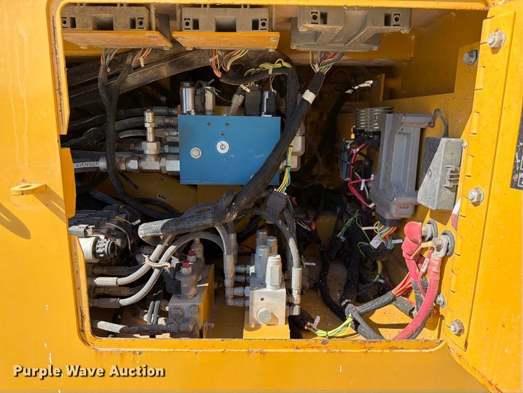 image for item FN3797 2014 Vermeer T855 Commander 3 trencher