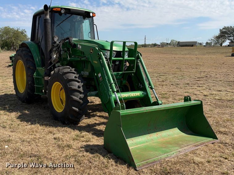 image for item FN3799 2015 John Deere 6125M MFWD tractor