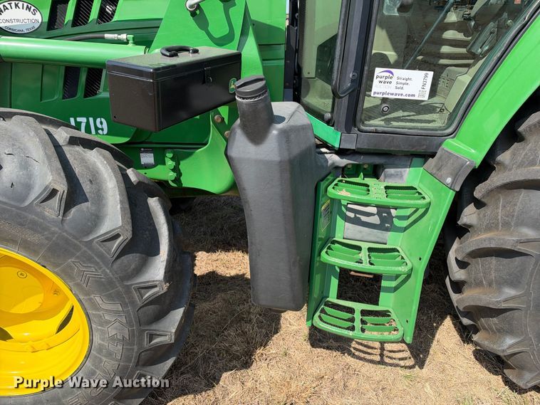 image for item FN3799 2015 John Deere 6125M MFWD tractor