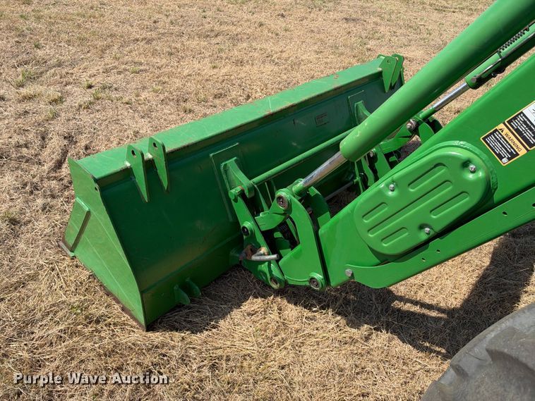 image for item FN3799 2015 John Deere 6125M MFWD tractor