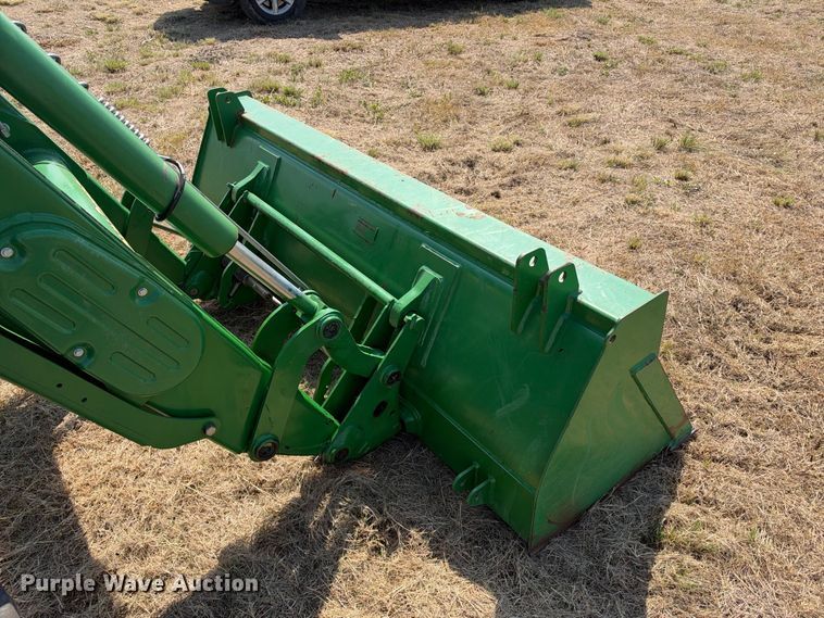 image for item FN3799 2015 John Deere 6125M MFWD tractor